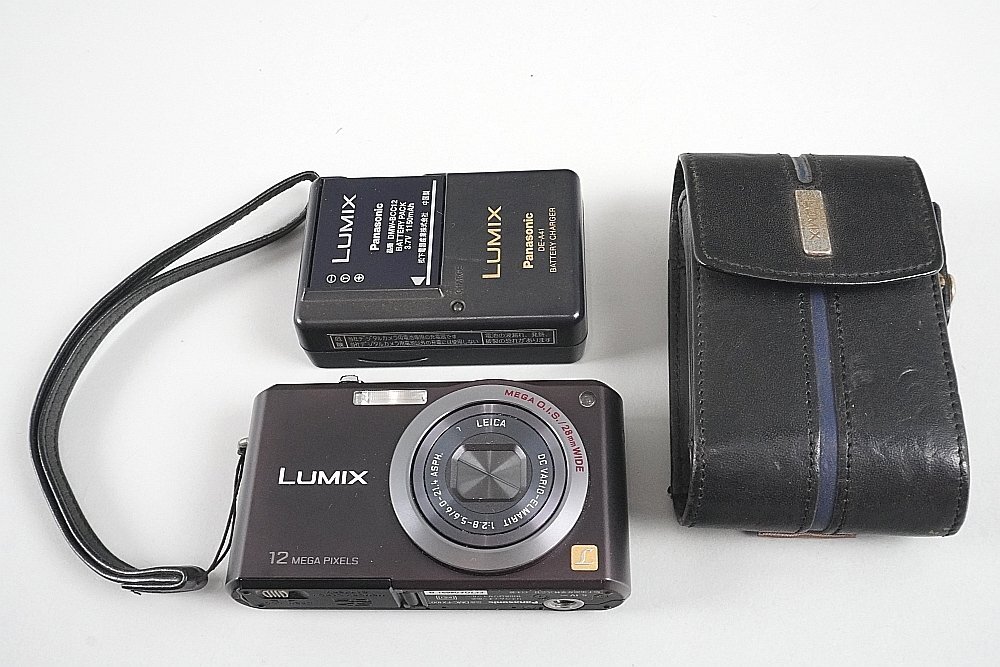 Panasonic パナソニック LUMIX ルミックス DMC-FX100 コンデジ 1220万画素 本体 / ケース / 充電器セット ※難あり