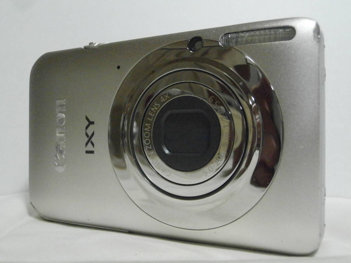 美品 デジカメ Canon IXY 210F シルバー (12.1メガ) 7364 BT