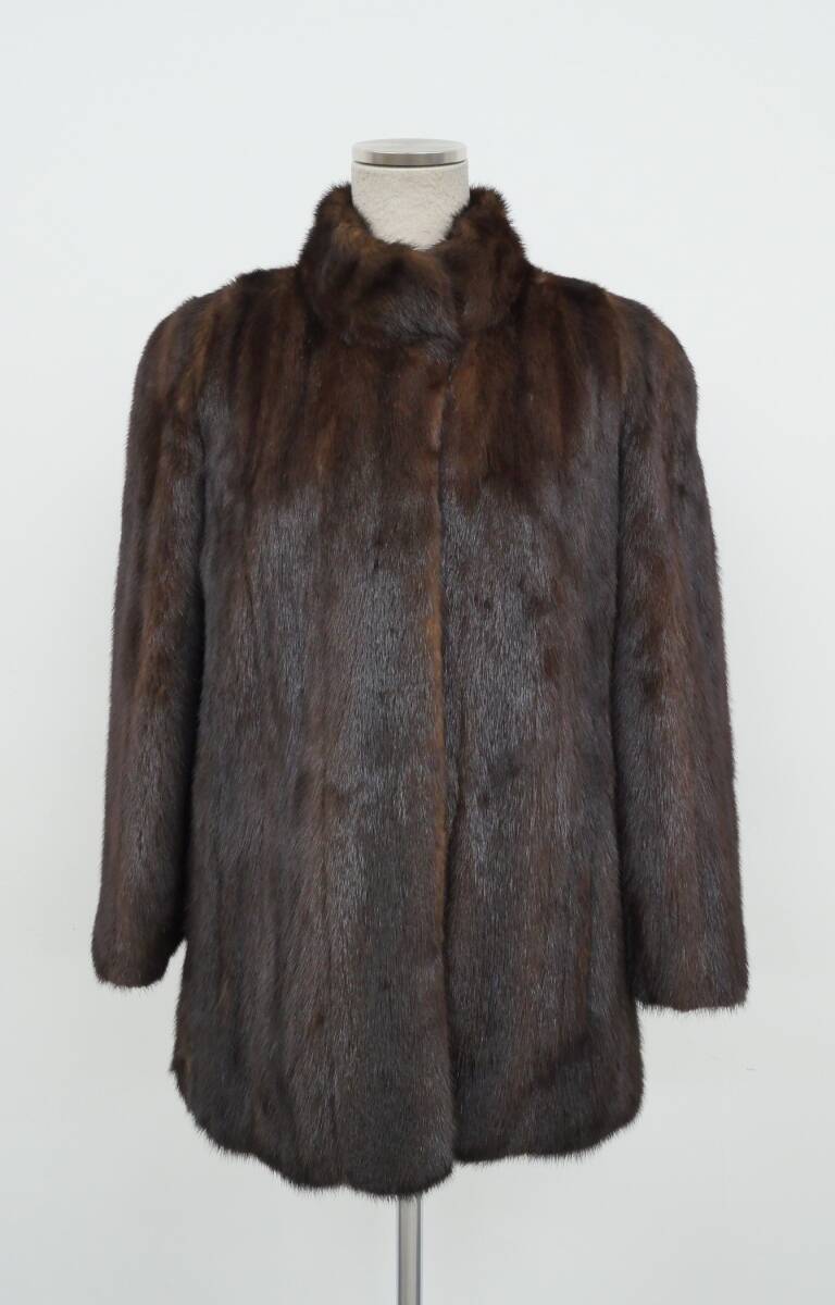 ☆ダークミンク☆ハーフコート☆着丈70cm☆EMBA☆襟元ホック付き☆