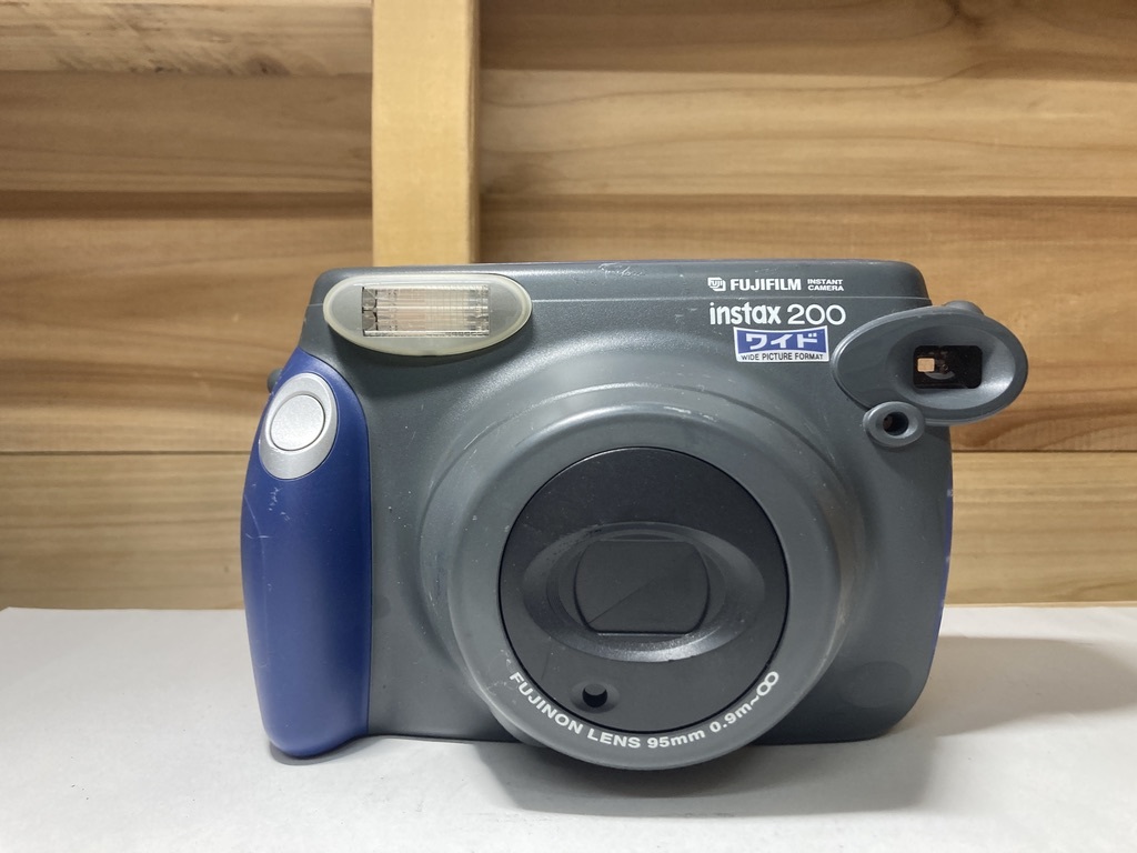 22762) FUJIFILM instax 200