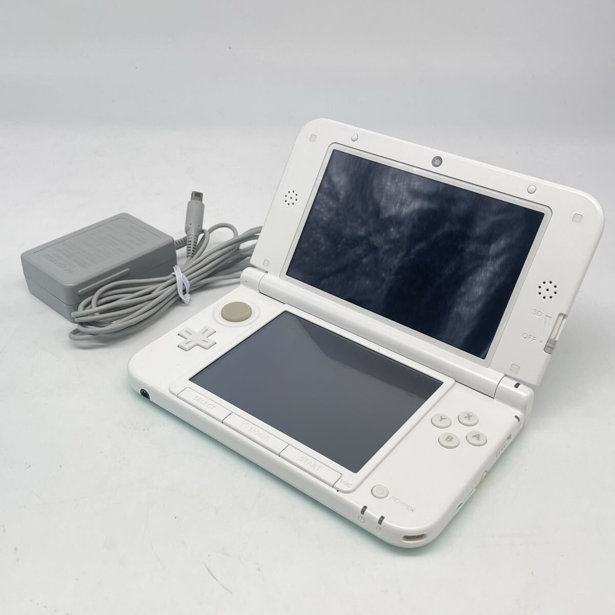 ★ Nintendo 3DS LL SPR-001 ゲーム機 本体 通電確認済み 初期化済み 任天堂 ニンテンドー ミント ホワイト 充電器有り シール付き