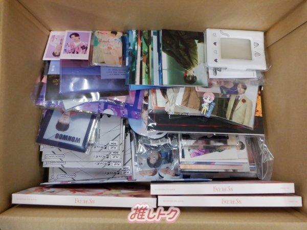 SEVENTEEN 箱入り グッズセット [難小]