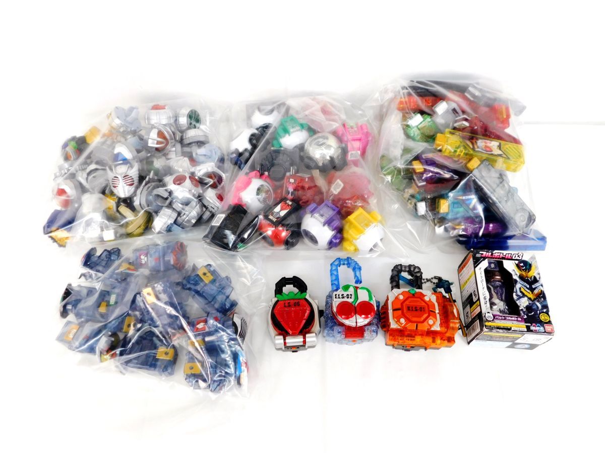 T823★仮面ライダー 玩具 大量 93点 ガイアメモリ ゴーストアイコン アストロスイッチ ロックシード ウィザードリング他★送料880円〜