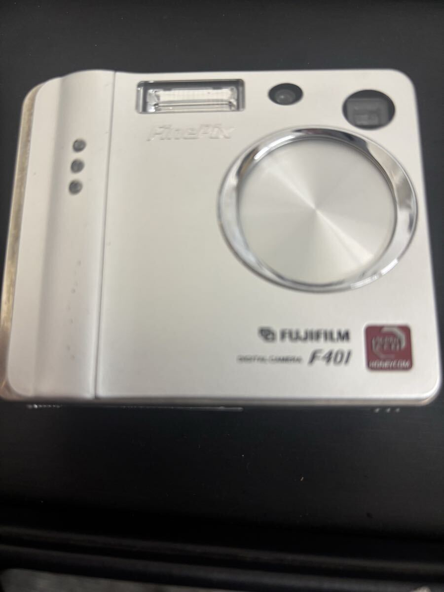 FUJIFILM FinePix F401 デジタルカメラ コンパクトデジタルカメラ 富士フィルム　動作確認済み　バッテリー、充電器あり