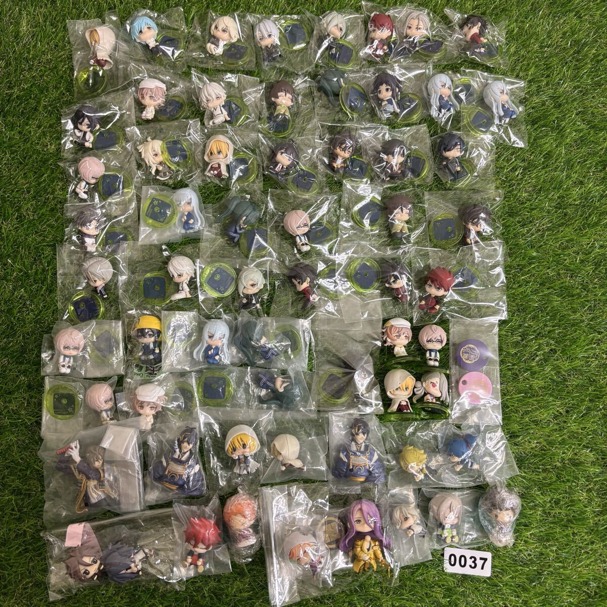 0037　刀剣乱舞 グッズ まとめ セット フィギュア すわらせ隊 立体胸像 山姥切国広 三日月宗近 鶴丸国永 加州清光 蜂須賀虎徹 小夜左文字