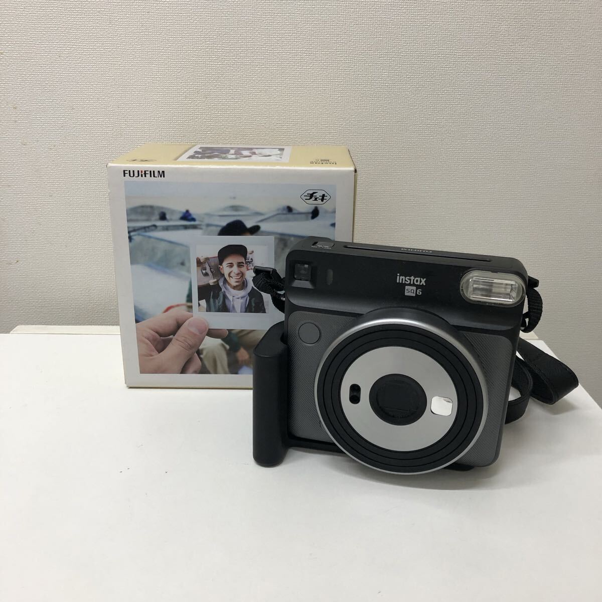 (39)FUJIFILM 富士フィルム インスタントカメラ instax SQUARE SQ6 チェキ スクエア ブラック カメラ オートモード 37961009734