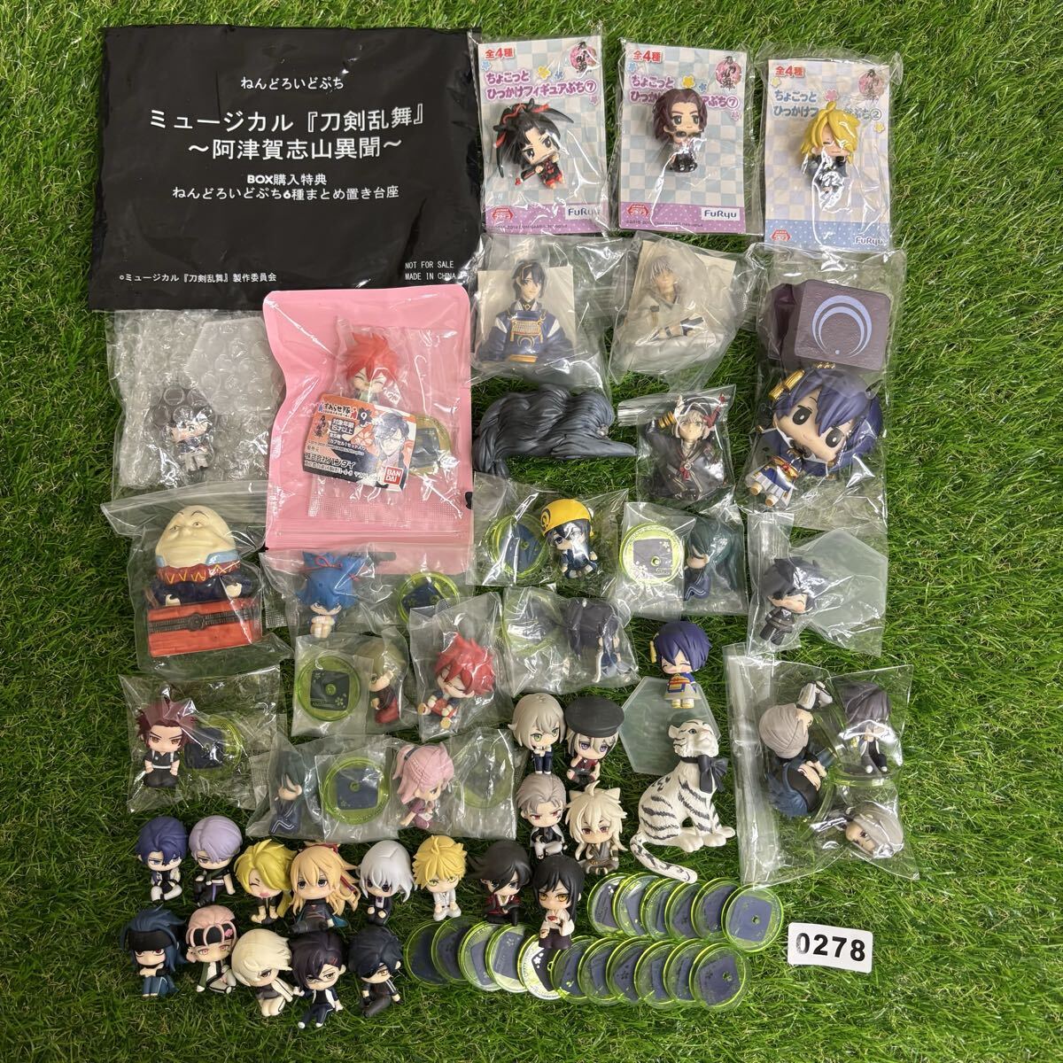 K278　刀剣乱舞 グッズ まとめ セット フィギュア 三日月宗近 鶴丸国永 燭台切光忠 五虎退 すわらせ隊 こえだらいず ぬーどるストッパー 他