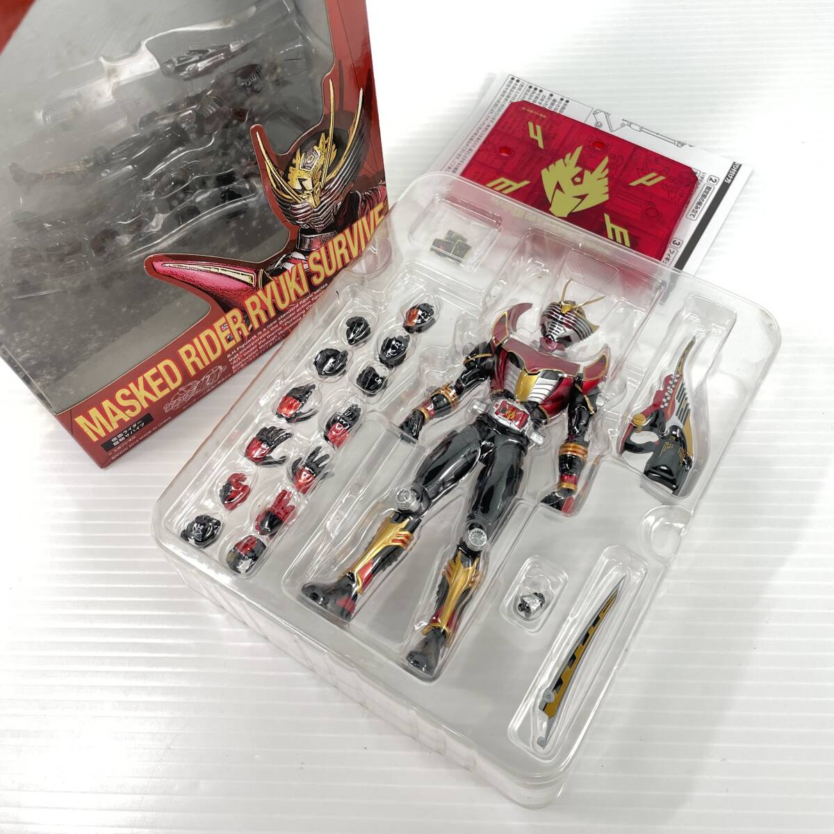 2603M0704 BANDAI バンダイ S.H.Figuarts 仮面ライダー龍騎 龍騎サバイブ 箱付