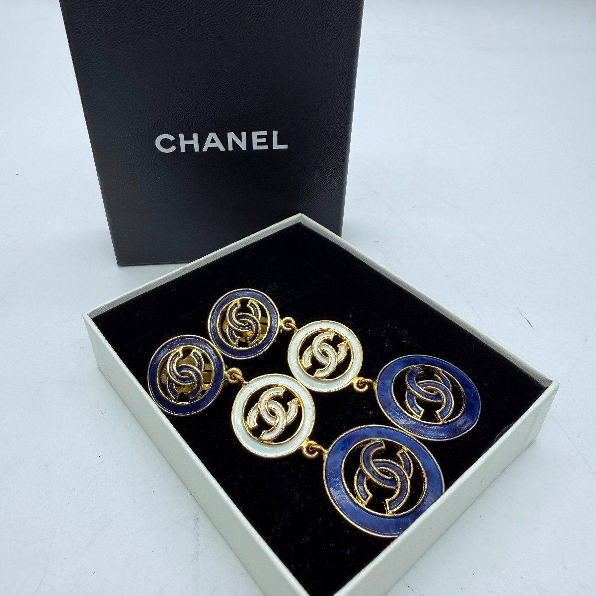 ♭希少【CHANEL シャネル ココマーク サークル イヤリング 93A ゴールド×ブルー ヴィンテージ クリップ式　レディースイアリング】TK5825