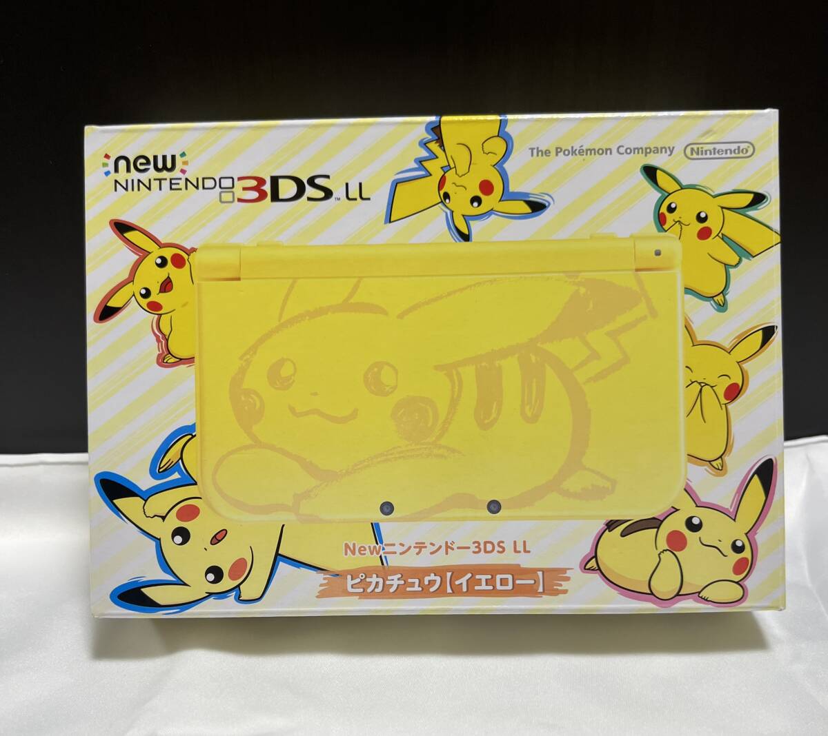 未使用品New ニンテンドー3DS LL ピカチュウ [イエロー]