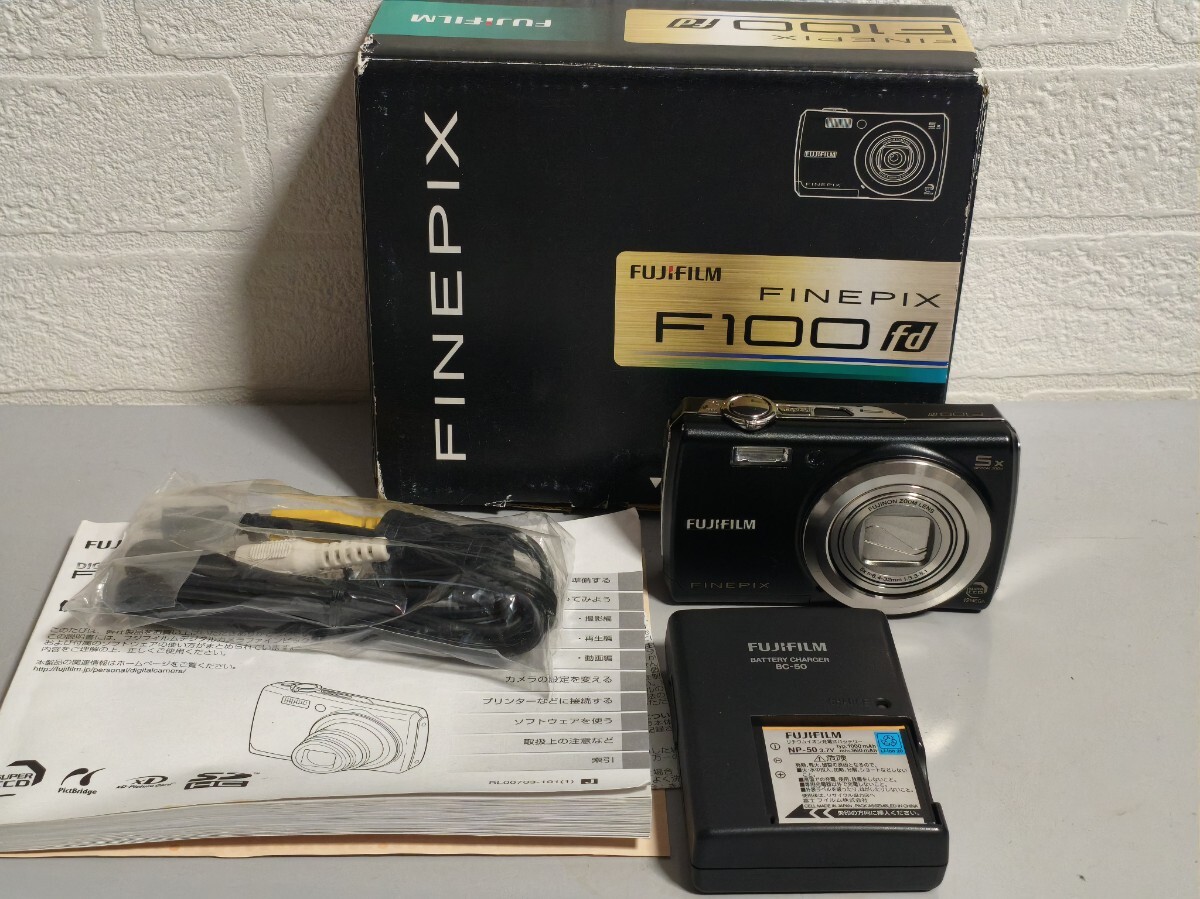 動作品 訳ありデジタルカメラ FUJIFILM FINEPIX F100fd ジャンク扱い