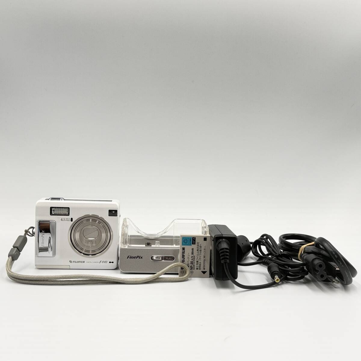 【動作品】FUJIFILM FinePix F440 　コンデジ　デジカメ　デジタルカメラ　撮影&フラッシュ動作OK