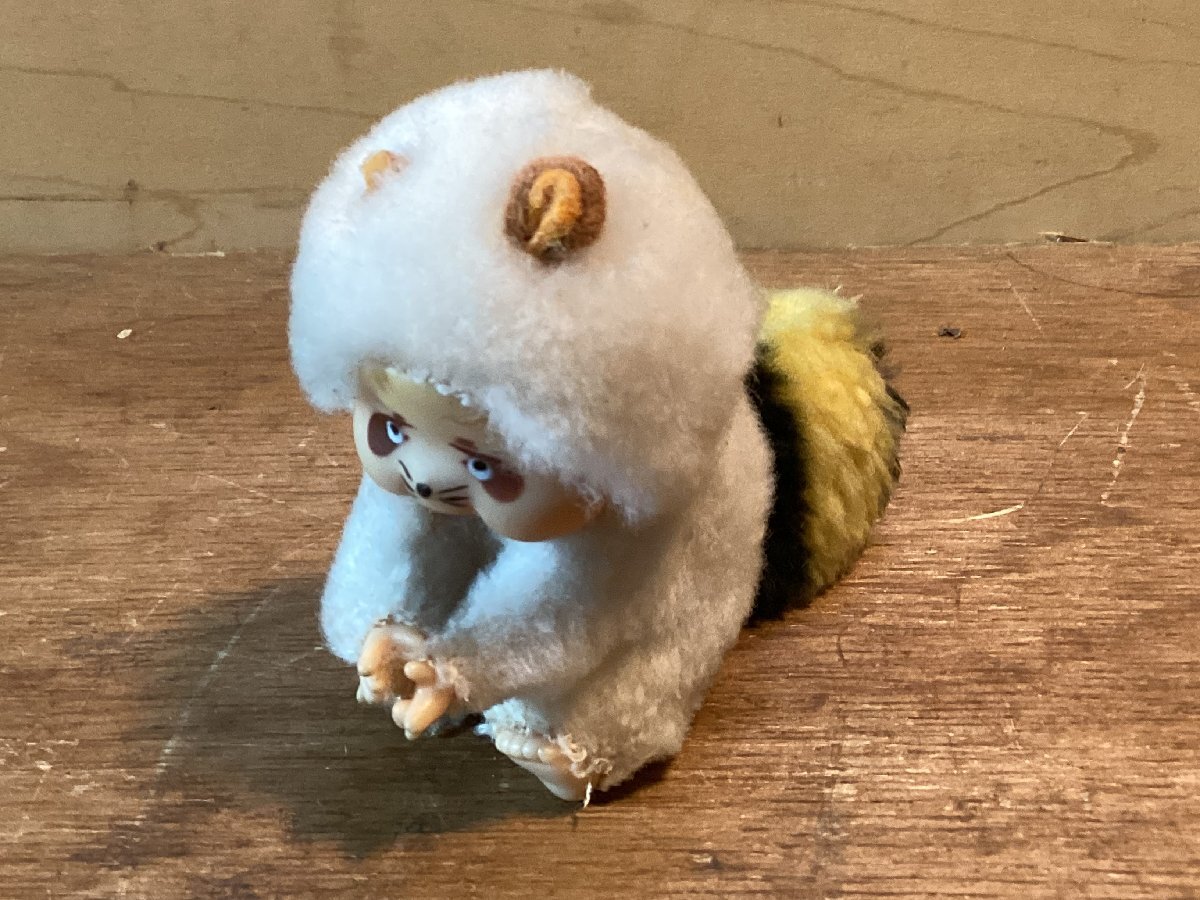AB-1638 モンチッチ 狸 たぬき ぬいぐるみ だっこちゃん ソフビ 人形 鈴入り レトロ アンティーク 22g くHIら