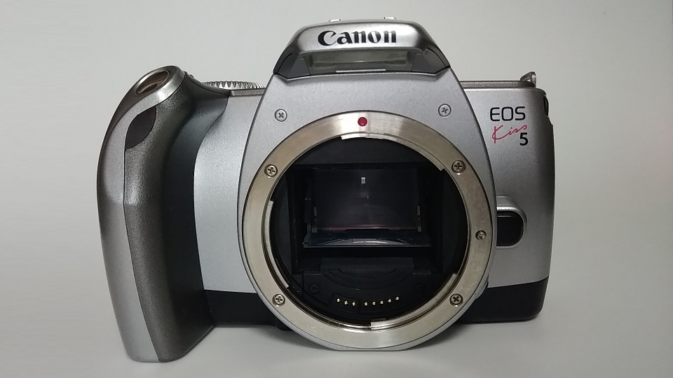 ☆r☆【Canon カメラボディ】CANON キャノン EOS KISS 5 一眼レフ AF/イオスキス5 フィルムカメラ 電池交換済