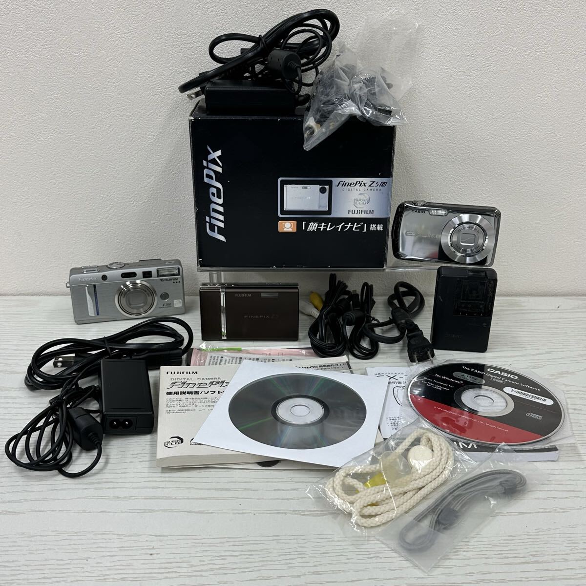【B3069-j】デジタルカメラ 3点 まとめ casio exilim ex-z1 FUJIFILM FinePix f700 Z5 fd カシオ デジカメ