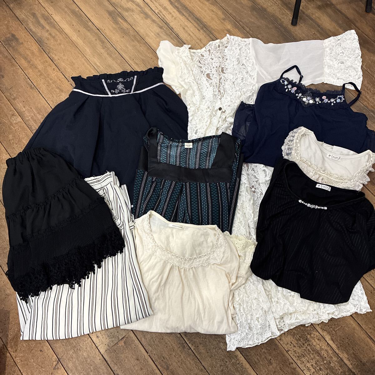 E2013 axes femme レディース服 まとめ売り 9点セッサイズバラト トップス スカート 地雷系　キャミソール　訳あり
