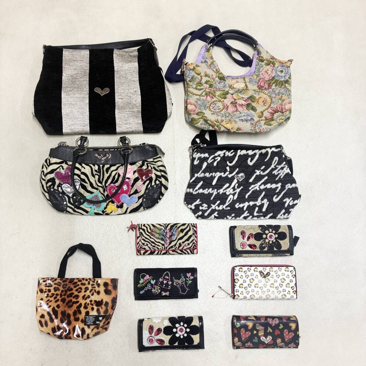 ● thinkbee シンクビー ハンドバッグ ウォレット 総柄 ゼブラ 刺繍 パッチワーク ハート ビジュー スパンコール ビーズ 現状品