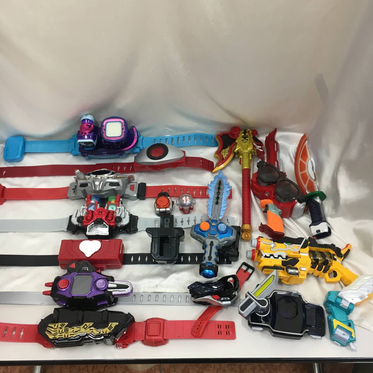 【三沢店44-30-0807】特撮まとめ 仮面ライダー DX変身ベルト 武器 ギーツ ドライブ 鎧武 エグゼイド ゼロワン オーズ セイバー フォーゼ