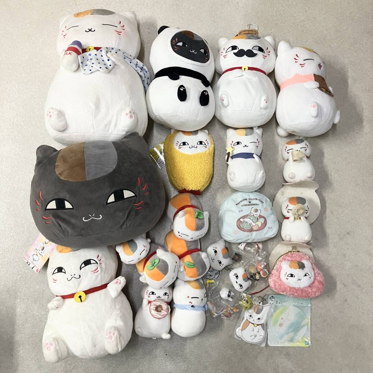 ● 夏目友人帳 グッズ 30点 まとめ商品 ニャンコ先生 黒ニャンコ先生 ぬいぐるみ ボールチェーン キーホルダー 着ぐるみ 現状品