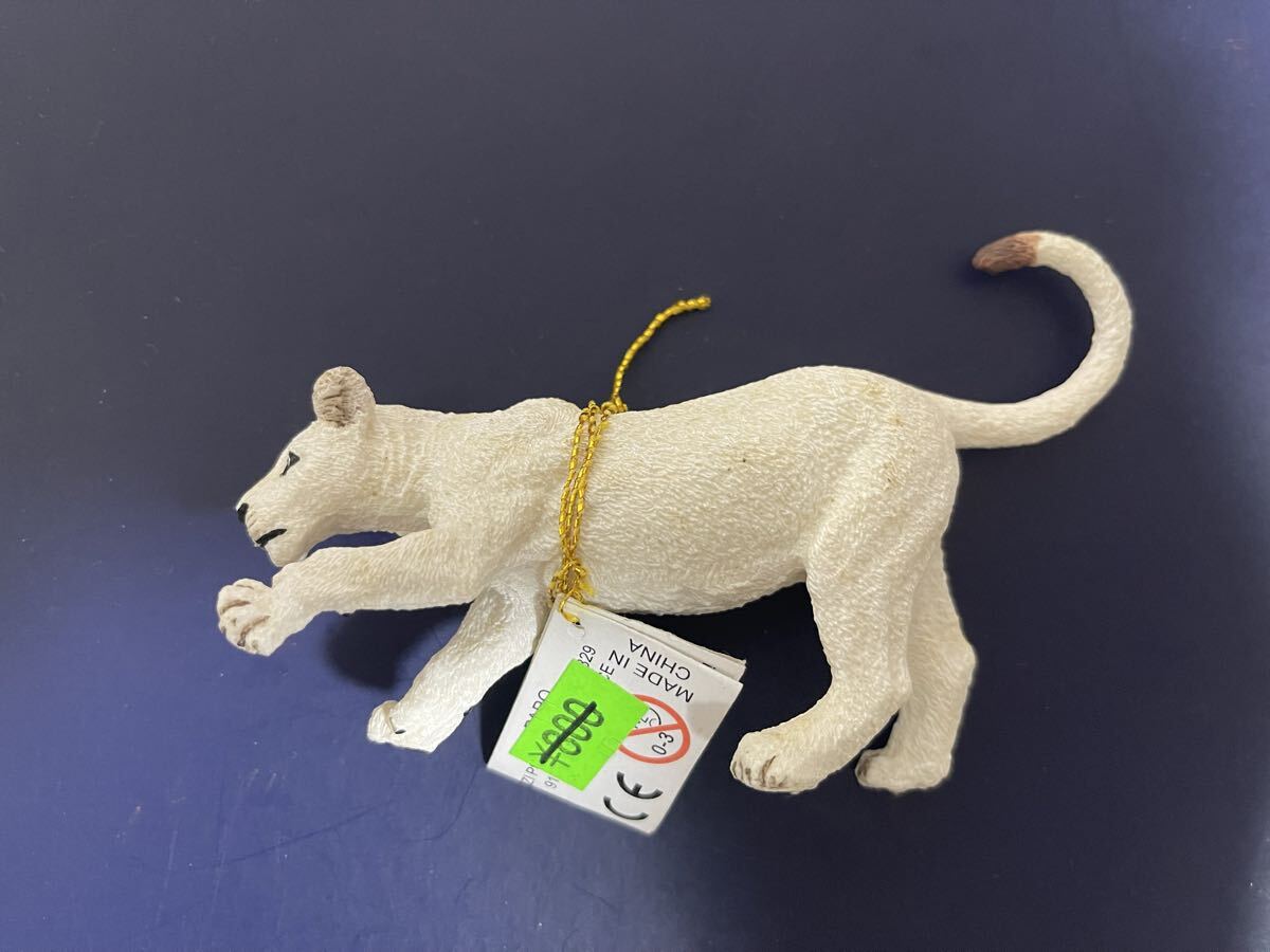 その5 PAPO 動物　フィギュア　 ライオン