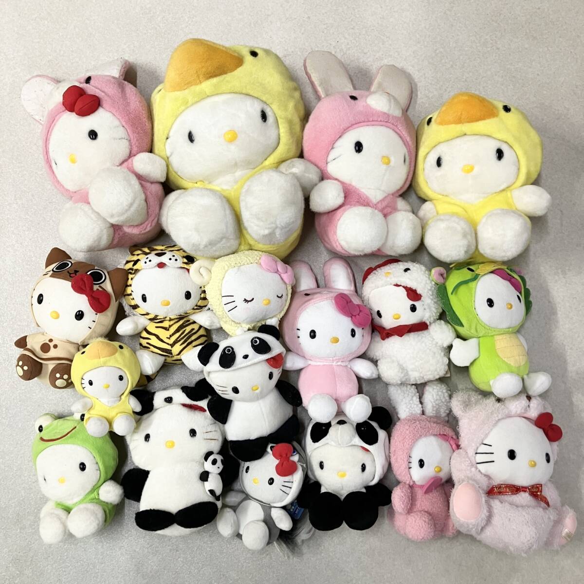 ● Sanrio HelloKitty ハローキティ 動物 着ぐるみ 18点 まとめ商品 うさぎ ひよこ パンダ いぬ カエル アイルー 現状品